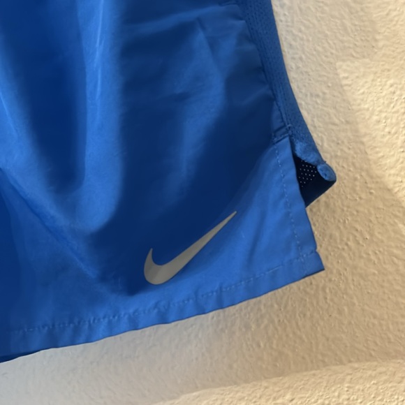 Nike blue running shorts with pocket in back - Picture 2 of 7